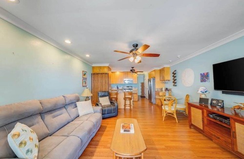 Ualapue Apartment | Unwind in an Ocean-View Condo with Private Balcony & Shared Pool