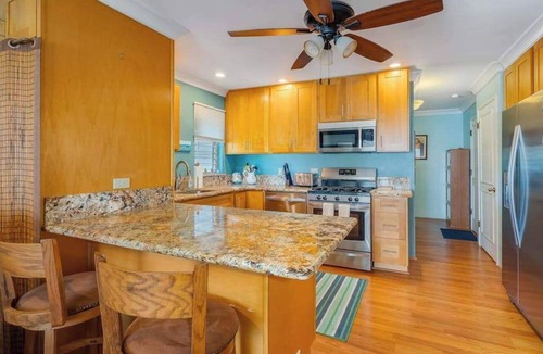 Ualapue Apartment | Unwind in an Ocean-View Condo with Private Balcony & Shared Pool