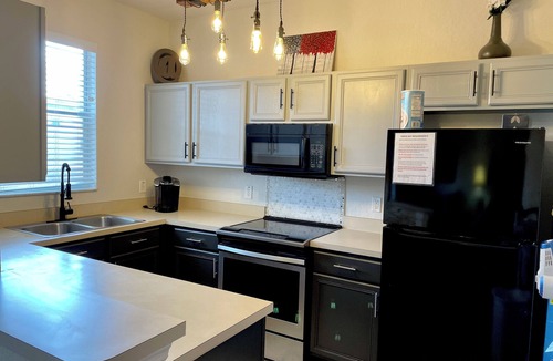 Regal Palms House | Updated 3BR/3BA in Regal Palms Gated Resort Near Disney, Lazy River. Sleeps 6