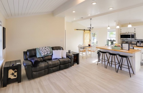 Comanche House | Updated Comanche Home w/Country Views!