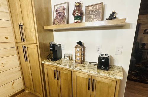 Boone Cabin | Upgraded Blowing Rock Cabin near App Ski Mtn, ASU, Tweetsie.AC,Firepit,Foosball.