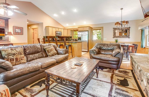 Almond House | Upscale cabin with private hot tub & pool table - two gas fireplaces, central AC