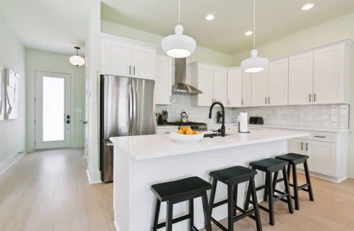 Faubourg Lafayette House | Urban Oasis in heart of NOLA w/Heated Pool+Parking