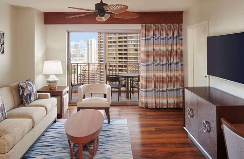 Waikiki Resort | Waikiki 1BR Suite at Grand Waikikian – Full Kitchen, Balcony & Resort Luxury