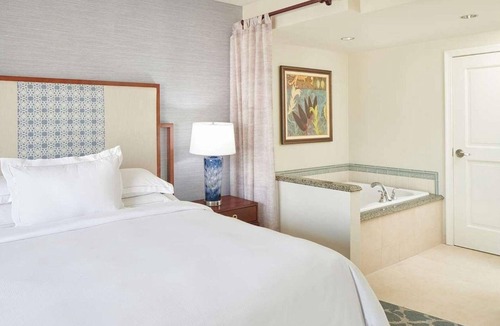 Waikiki Resort | Waikiki 1BR Suite at Grand Waikikian – Full Kitchen, Balcony & Resort Luxury
