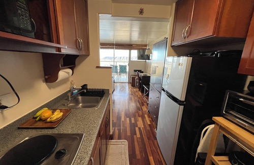 Waikiki Condo | Waikiki Amazing Views ! Great Location! Near Waikiki Beach "30 Day minimum Stay"