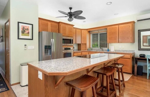 Kailua-Kona House | Walk to Beach | Rooftop Deck | Ali`i Drive Kona
