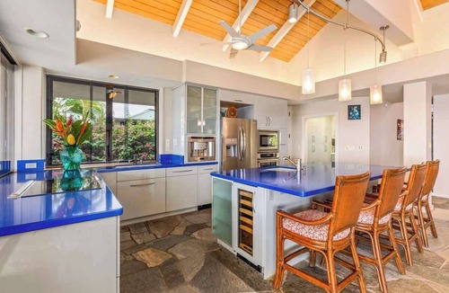 Kahaluu-Keauhou House | Watch Rain Fall Inside Your Home Into The Indoor W