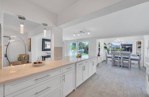 South New River Isles House | Waterfront Bungalow / Heated Pool / Pineapple Key