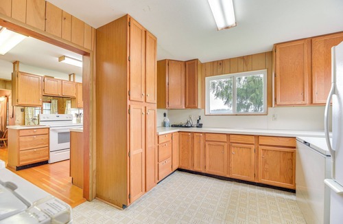 Grapeview Cabin | Waterfront Grapeview Escape w/Boat Dock & Views!