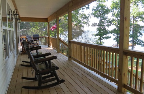 Whitby Cove House | Waterfront, Main Lake, Great fishing, Fast Internet, Close to Marina