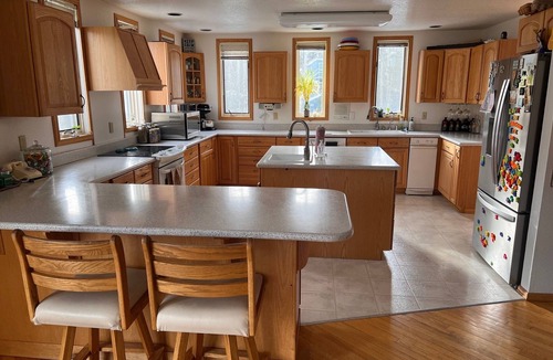Mid-Hillside House | Way more fun & affordable than multiple hotel rooms-generational family, groups!