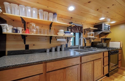 Otis Cottage | WELCOME TO "ON THE ROCKS" COTTAGE Lakeside cottage near Acadia National Park!