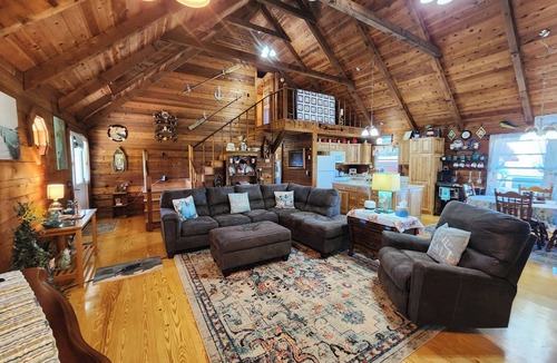 Columbia Cabin | Welcoming Hooks Hideaway-The Cabin on the Albemarle Sound