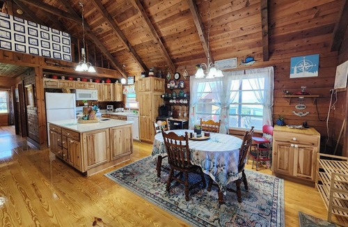 Columbia Cabin | Welcoming Hooks Hideaway-The Cabin on the Albemarle Sound