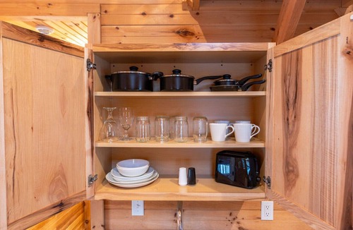 Bethlehem Cabin | White Mountains Lakeside Log Cabin Solo Retreat