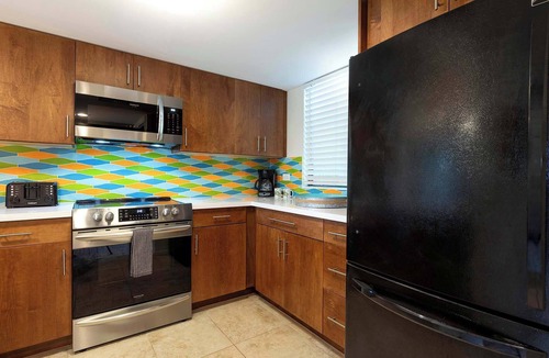 Kahaluu Bay Condo | White Sands Village | Oceanfront Condo Complex
