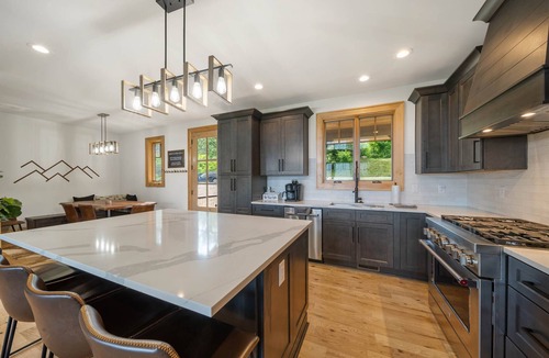 Elk Park House | Wine Down at Eagles Nest - New, Pets, Hot Tub, Pool Table, Views, Near Winery!