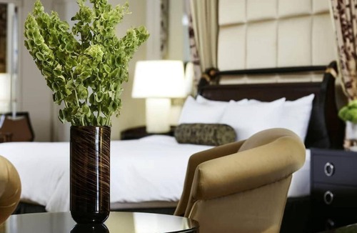 Las Vegas House | Wonderful Stay! 3 Classy Units, Outdoor Pool, Parking Near Bellagio Fountains!
