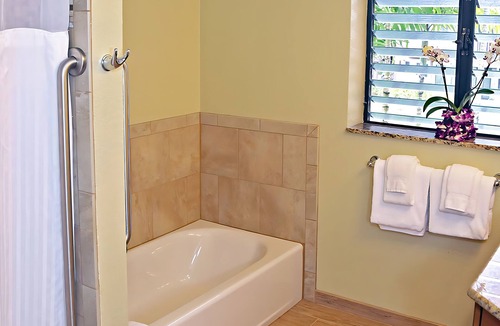 Princeville Resort | Wyndham Ka Eo Kai Resort: Studio Deluxe Suite in Princeville’s Tropical Paradise