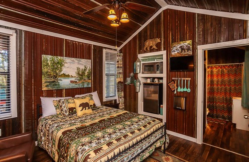 Benton Cabin | Yeti Cabin