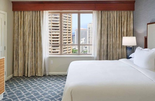Waikiki Resort | Your Hawaiian Escape Awaits – The Grand Waikikian - 2 Bedroom Partial Ocean View