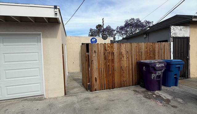 1 month minimum - private studio unit in North Long Beach neighborhood in Long Beach