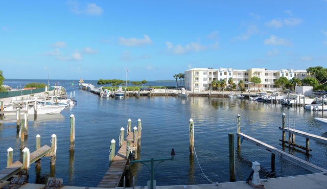 122 Mariners Club - An exceptional 2 bedroom luxury condo with ocean and marina views in Key Largo