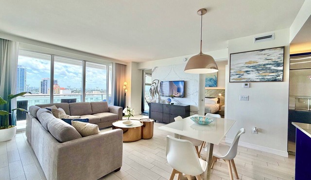 1707-Resort-2 bedrooms-AC-Gym-Pool-Beachfront-Downtown-Central