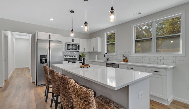 2 Homes! Coastal Vineyard Estate