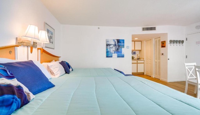 2 Mi to Barefoot Landing: Beachfront Resort Studio