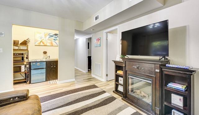 2 Mi to Dtwn Monroe near Wingate: Cozy Apt w/Patio