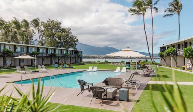 2 Pet Friendly Units | Ocean View | Outdoor Pool | Parking Onsite | Shuttle