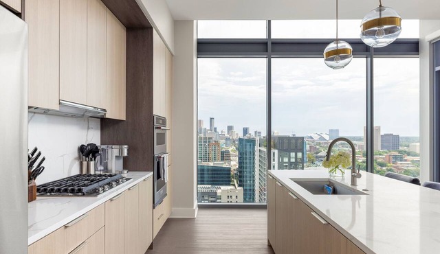 28th Floor Corner - Panoramic Penthouse by Atlanta Luxury Rentals