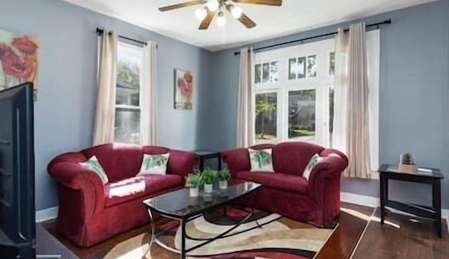 2BR+Office Apt. Near Metra, I-88 & Naperville
