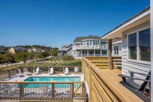 2Min Walk to Beach Private Pool & Hot Tub