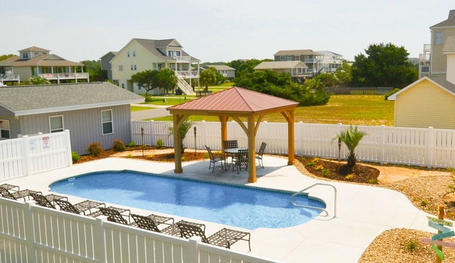 2nd Row, 6BR, 3BA, Huge Heated Pool, separate Cottage, Dog-Friendly