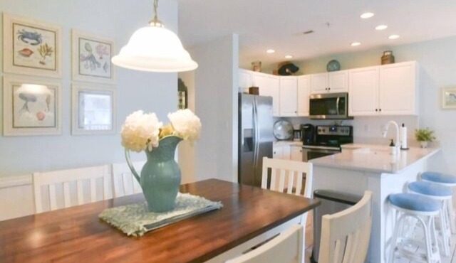 3 Bedroom 2 Bath Condo Canal view with Pool, WiFi, Full Kitchen