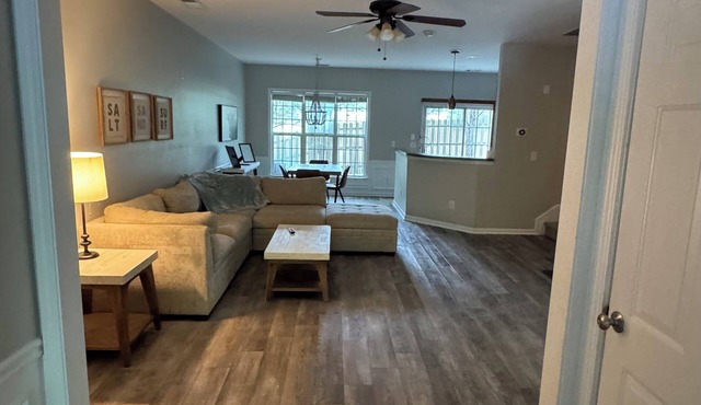 3 BR 2.5 BA Updated TH fully stocked in quiet neighborhood nearDT Duluth and I85