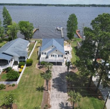 3 BR Riverfront House with Private Boat Dock
