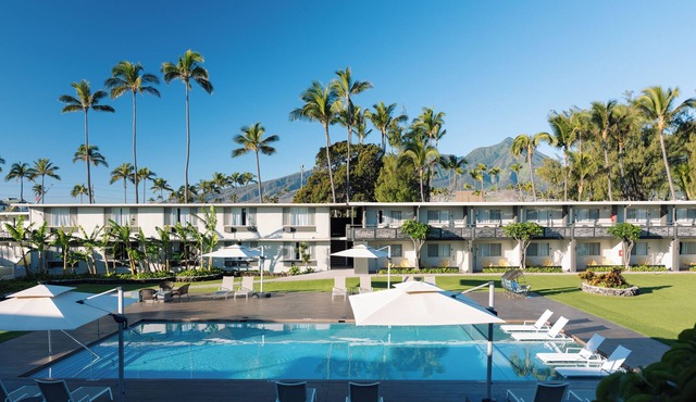 3 Family Friendly Units | Outdoor Pool | Ocean View | Onsite Parking | Shuttle
