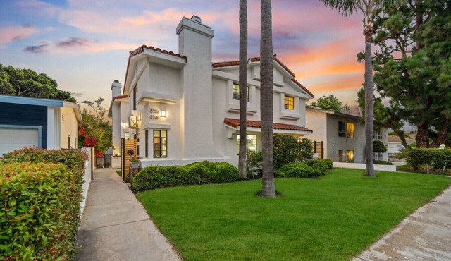 3-Home Beach Compound | Sleeps 30 | Mission Bay in San Diego