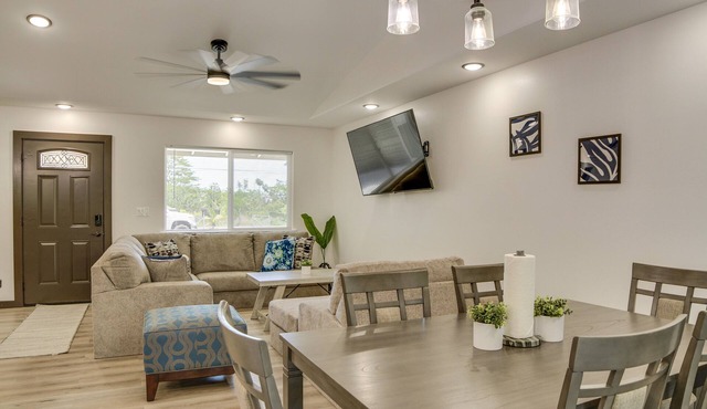 3 Mi to Shipman Beach! Family Getaway w/Patio