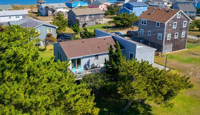 386 Unique Ocean-Side Home - 4 Lots from Ocean! in Nags Head