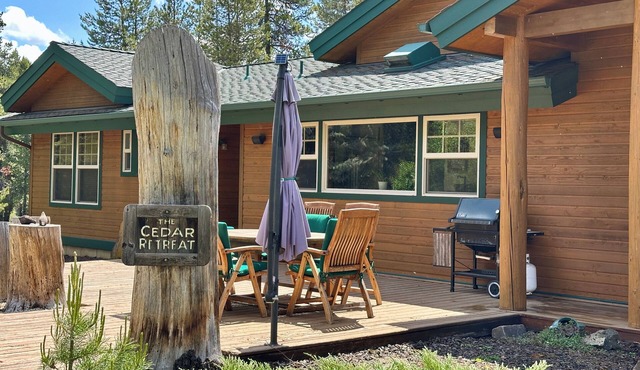 4 Bed, Waterfront, Jacuzzi, Near Mt Batchelor, Sun-River, Bend, Chef's Kitchen in Bend