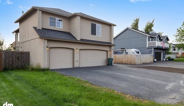 4 Bedroom 3 Bathroom Home Near Golf Course and Zoo