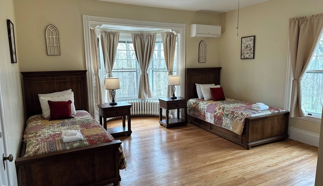 4 Bedroom Cottage at the 500 acre Poland Spring Resort with lots of onsite activities!
