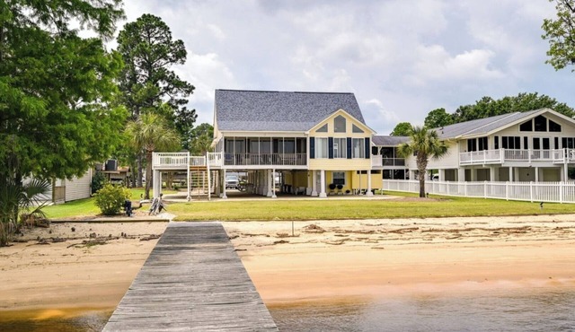 4BR Riverfront House w/Private Boat Dock