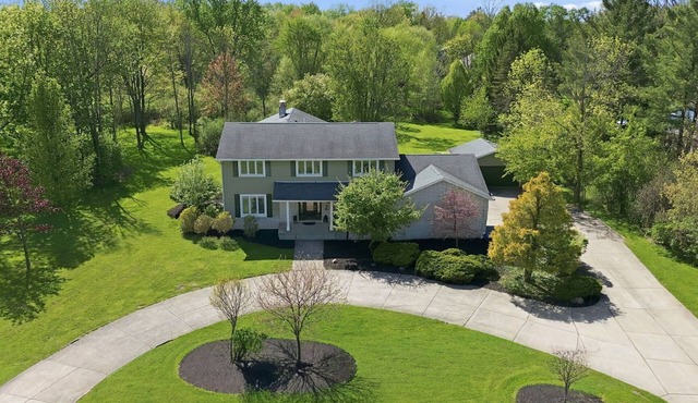 5 King Beds, Hot Tub, Sleeps 10 - Pet Friendly & Close to Clinic