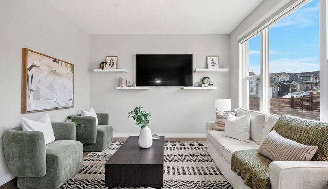 5BR Home2 Kitchens Double Garage Close to Banff in Calgary